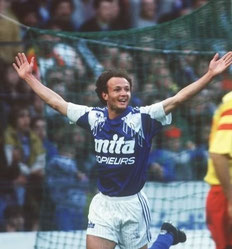 abgebildet: Teamkollege Frank Leboeuf