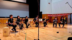 ZERO SAXOPHONE ENSEMBLE：地元出身のメンバーがいる摺沢で初演奏を行う様子。