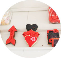 Bild: Valentinstag schön zu feiern ist ganz einfach mit diesen Ideen für Dekoration, Girlanden, Geschenken, Rezepten und praktischen Tipps, gefunden auf www.partystories.de