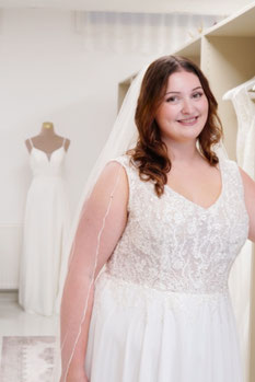 Oversize Brautmode im Prinzessin-Stil.