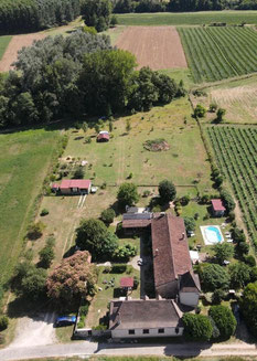 Les gites du Pech vu du Causse 