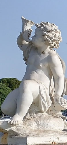 Esta figura de la fuente de los cuatro elementos de Valencia representa al aire.