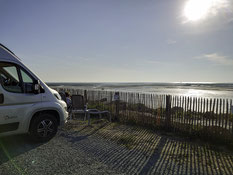 Bild: Stellplatz am Meer in Gouville-sur-Mer