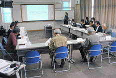 新石垣市立八重山博物館(仮称)建設基本構想検討委員会が開かれた=20日午後、大浜信泉記念館