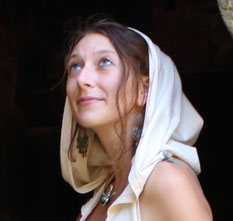 Compagnie d'Azur Théâtre médiéval Alicia Ducout Harpe celtique