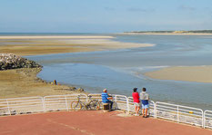 La terrasse du club house donnant sur la baie de Canche