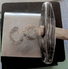 Kaltgeschmiedete Silber-Ohrringe