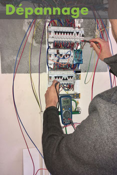 Dépannage d'une installation électrique chez un particulier à Albertville, par l'électricien ADRELEC 73