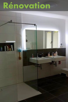 Salle de bain après rénovation chez un particulier à Albertville, réalisée par Arnaud, électricien