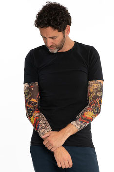 Tattoo sleeve skulls gekleurd €2,40