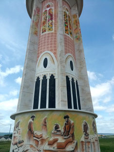 photo d'une fresque sur un château d'eau à Saint Bernard par Coron Thibaud, architecture cystercienne