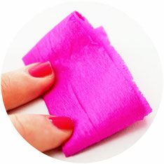 Bild: Knallbonbons selber machen - mit dieser Schritt-für-Schritt Anleitung schöne DIY Knallbonbons basteln, die nicht nur für Silvester eine schöne Deko Idee sind; gefunden auf www.partystories.de