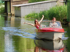 Ibis, Motorboot fahren in der Seenplatte