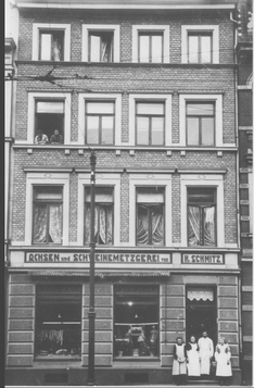 1900