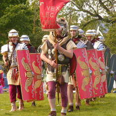 Roman soldiers (re-enactment) photographed by Axy-stock on DeviantArt; Creative Commons.