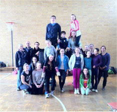 "Full house" in der Turnhalle Hechtsheim, hier mit Michi Gnad, Kristina Boe und den Voltigierern aus Laubenheim und Ebersheim