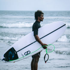 Surfschule in Bali billig günstig