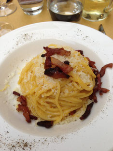 Must #2: Spaghetti Carbonara bei Grappolo d'Oro.