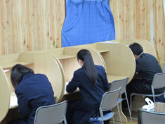 国立大学に行くには、3年間で3000時間、1日約3時間の勉強に励もう。