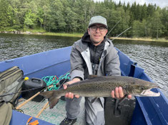 Lachse angeln in Norwegen, Unterwasser Aufnahmen, mittlerer Fluss, mit Blinker
