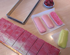 montage et découpe du gâteau glacé bayadère