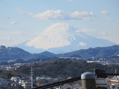 防衛大学校の坂からの富士山