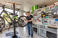 Pflege und Wartung in der e-motion e-Bike Welt Lenzburg