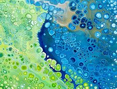 Blaugrünes Acrylic Pouring Bild in der Double Flip Cup Technik auf Leinwand erschaffen von Andrea Christiane Spring