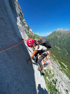 monitrice escalade grimpeuse sappey grande voie traversée