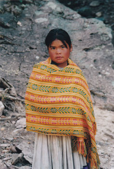 Indio-Mädchen in der Sierra Madre Occidental