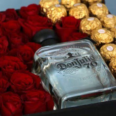 Tequila Don Julio 70 Con Chocolates y 12 Rosas Rojas de Invernadero