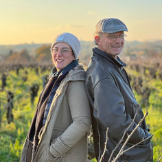 Domaine du Vieux Puits situé à Gorges en Loire Atlantique près de CLisson l'Italienne à coté du site du Hellfest et de la Garenne Lemot. Production de muscadet, de vin rouge, de vin rosé et de mousseux