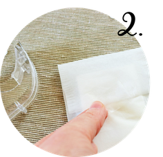 Bild: DIY Freudentränen Taschentücher für die Hochzeit oder Party selber machen: Schnell, günstig, individuell und kreativ mit Teefilter und Banderolen, inklusive Freebie Printable für Banderolen Bastelvorlage, gefunden auf www.partystories.de