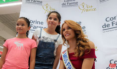 Maëva Coucke, Miss France 2018, en dédicace à Auchan Vélizy - © Vélizy Info.