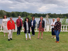 Bild v. l. n. r. Kristina Förster (Kreis FU) Claudia Brenneis (FU Loxstedt) Kristina Wiehn (FU Loxstedt) Sylke von Oehsen (Kreis FU) Barbara Göbel (FU Loxstedt) Frauke Koch (Kreis FU/FU Loxstedt) Mathilde Matthes (FU Loxstedt) Saskia Brandt (Kreis FU/ FU 