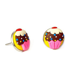 Aretes Botón Cupcake de Chocolate con Chispas de Colores