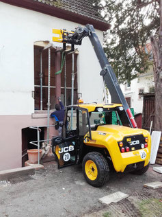 Teleskoplader bei Kanalarbeiten