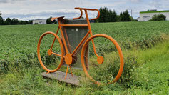 Orangefarbenes Fahrrad: Das Erkennungszeichen der Fahrradstadt Norrköping.