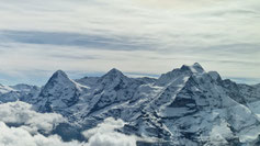 Eiger, Mönch und Jungfrau (von links nach rechts).