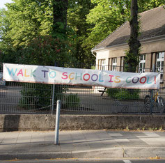 Hier kommst du zu dem Elternbeitrag "Zu Fuß zur Schule!