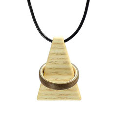 Halsband und Halter für Ringe Esche