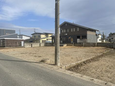 川西町上小松　土地