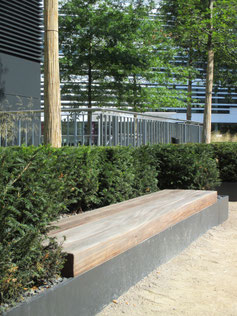 Esplanade Q Profile Bench