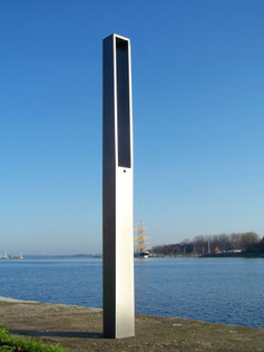 Liaison Slot Bollard