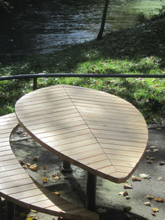 Helio Leaf Table