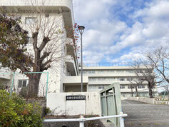 本郷中学校