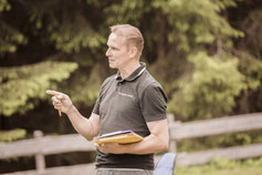 Intenisver Verkäufer-Workshop "Verkäufer-Camp" zur Leistungssteigerung im Vertrieb von Verkaufstrainer Thomas Pelzl