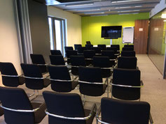 Salle de réunion chaises