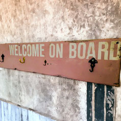 Wandgarderobe "Welcome on Board"