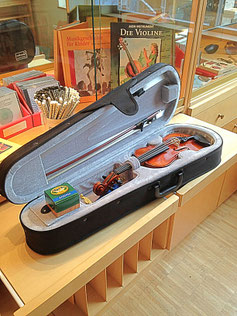 Geigenunterricht in Tübingen und Streicher-Shop in der Villa-Musica-Weilheim von Bernhard Fischer